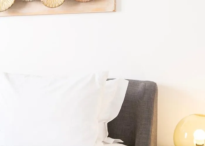 Historic Center River View Balcony *